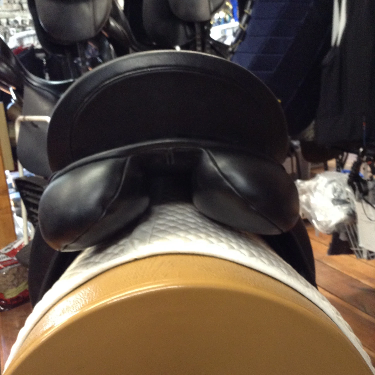 County Fusion Springtree Dressage Saddle - 17.5" - Image 4