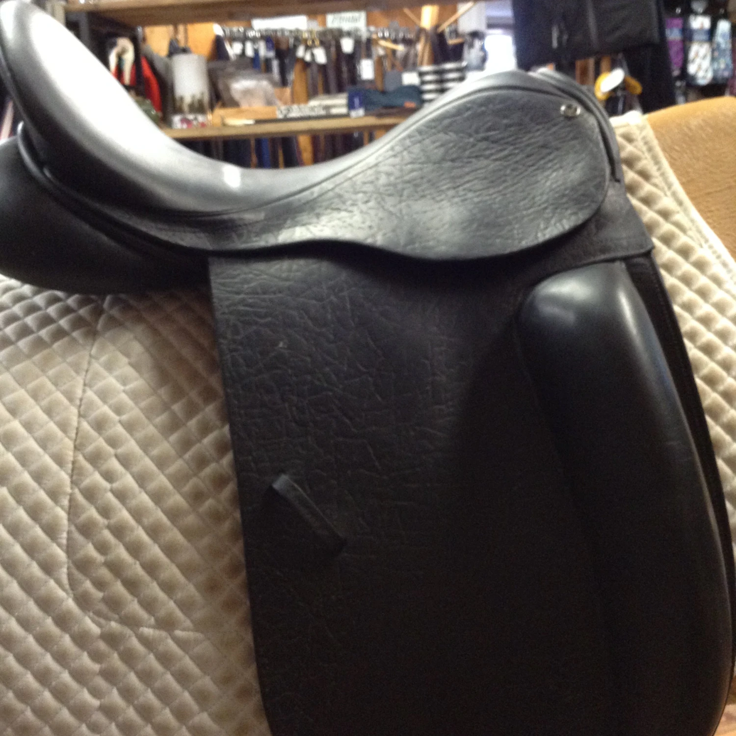 County Fusion Springtree Dressage Saddle - 17.5" - Image 2