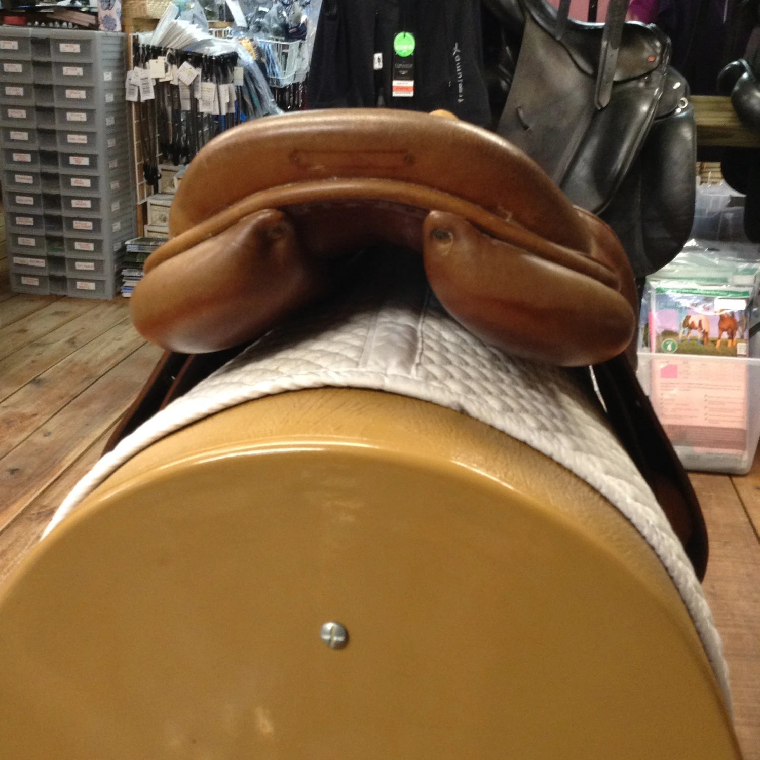 Luc Childeric Jump Saddle 17" - Image 4