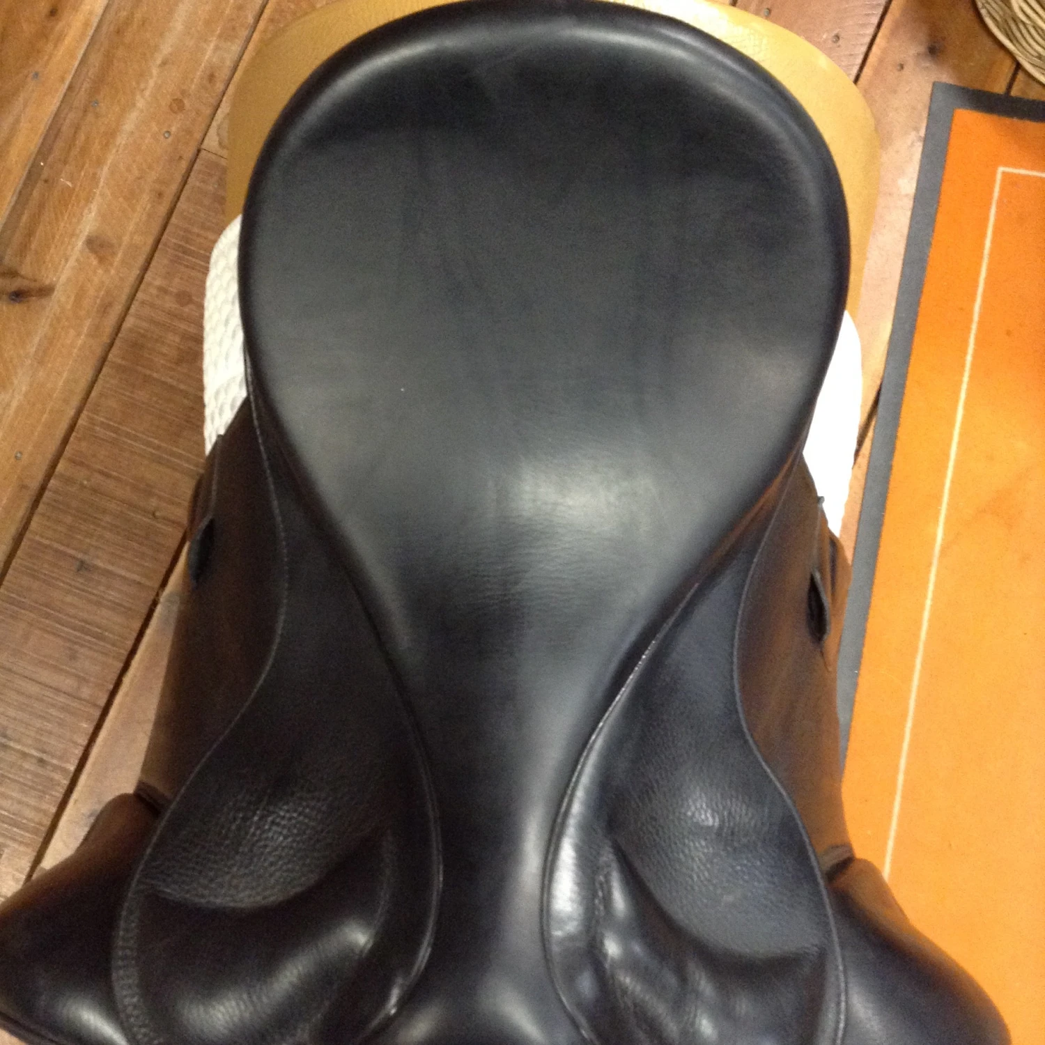 Kingsley Dressage Saddle -17.5" - SOLD - Image 5