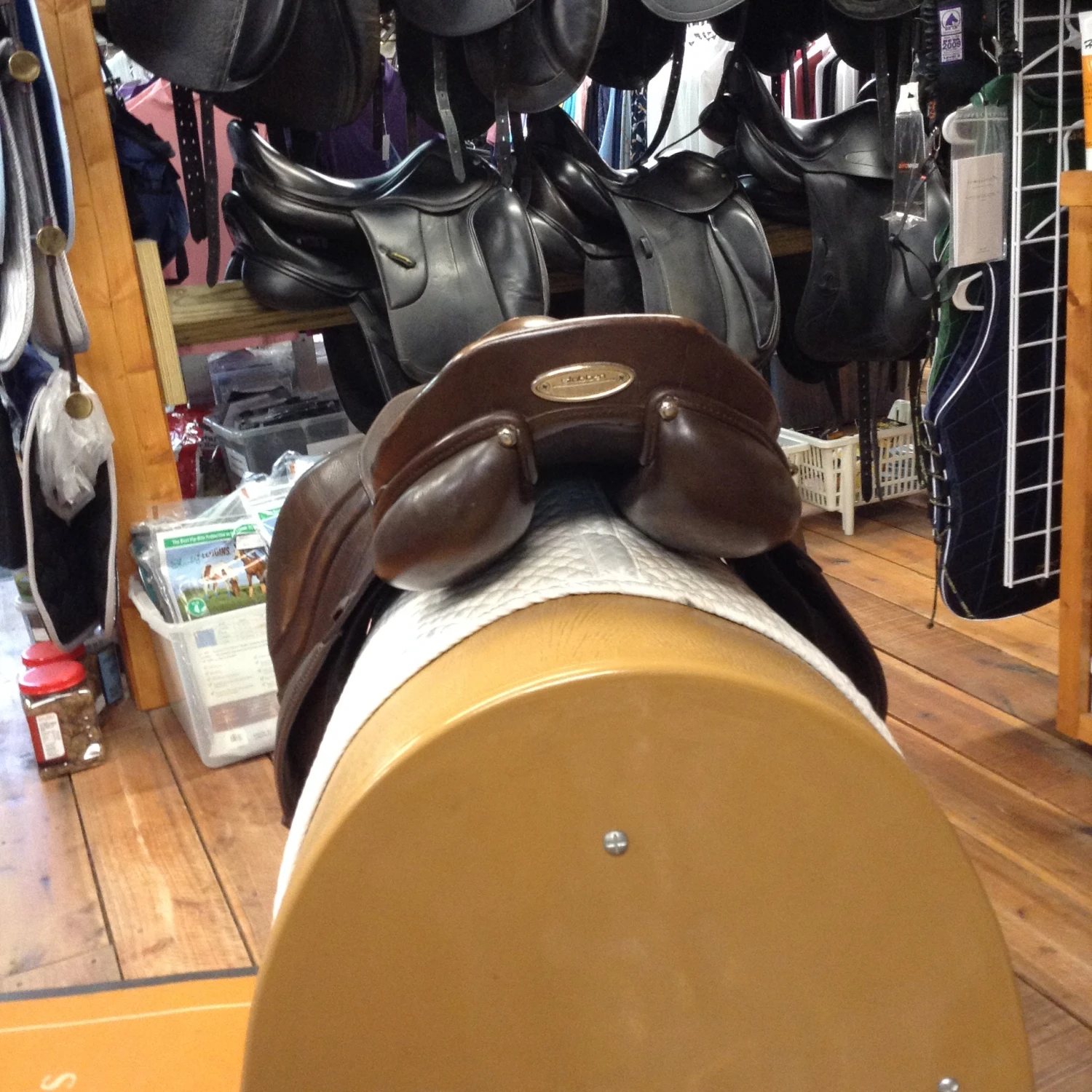 Stubben Roxane Jump Saddle - 17.5" - Image 4