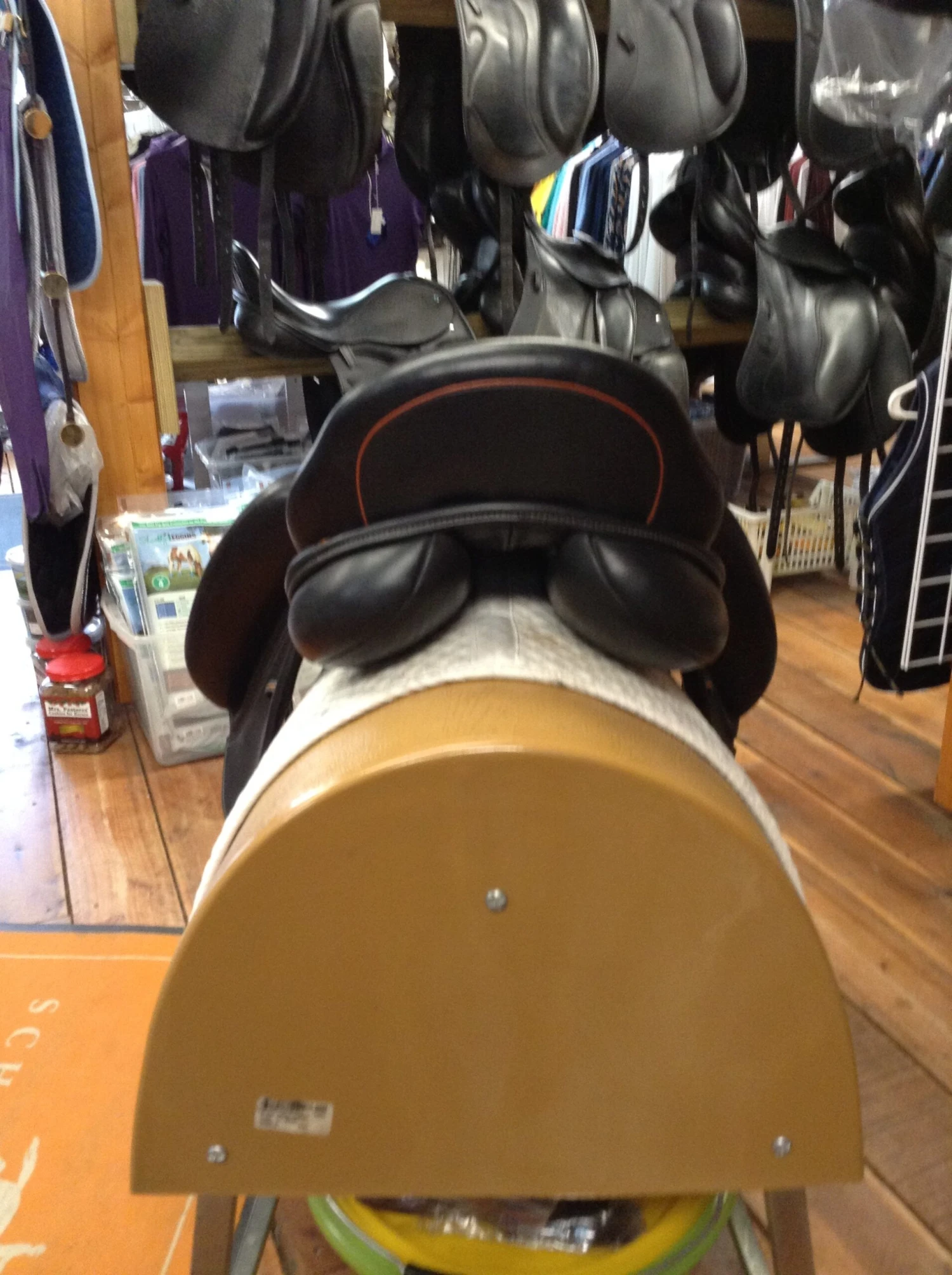 Custom Saddlery Wolfgang SoloII - 17.5” - Image 4