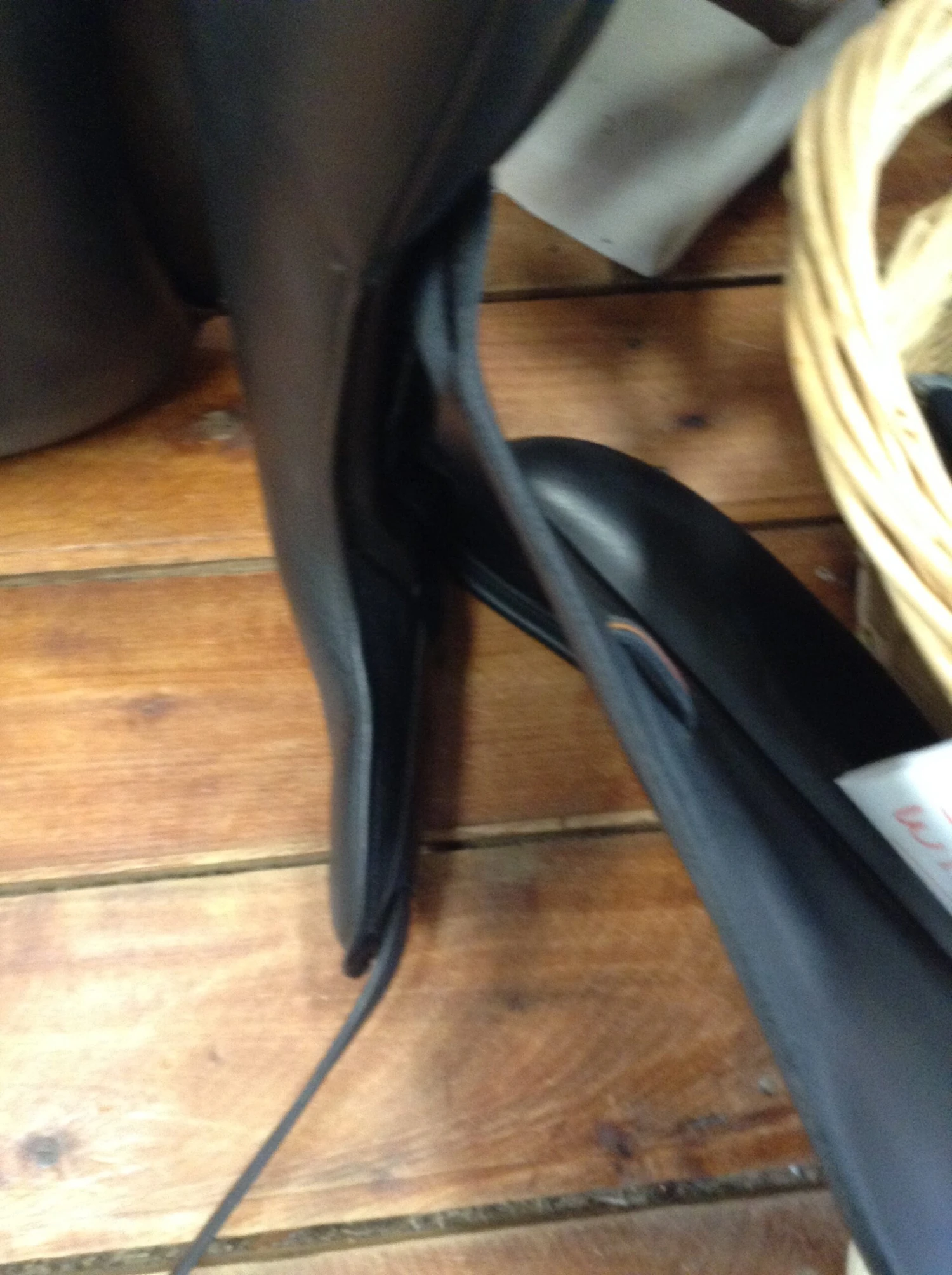 Custom Saddlery Wolfgang SoloII - 17.5” - Image 6