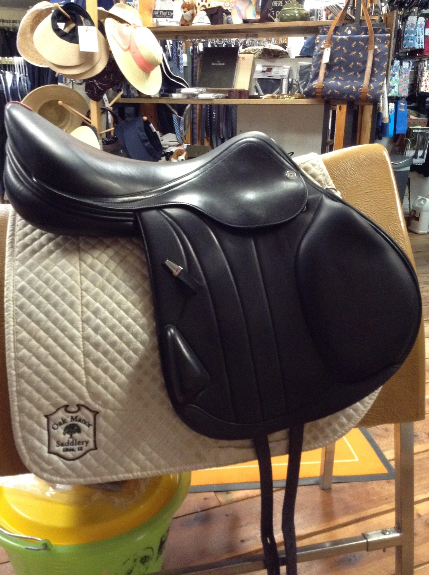 Equipe EK-26 Monoflap Jump Saddle- 17.5" - Image 2