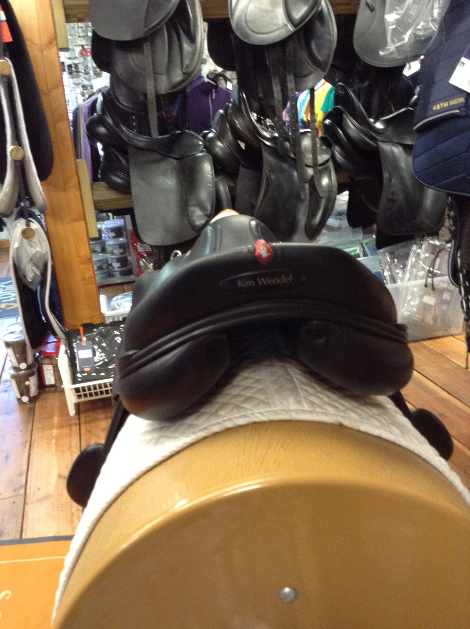 Equipe EK-26 Monoflap Jump Saddle- 17.5" - Image 4