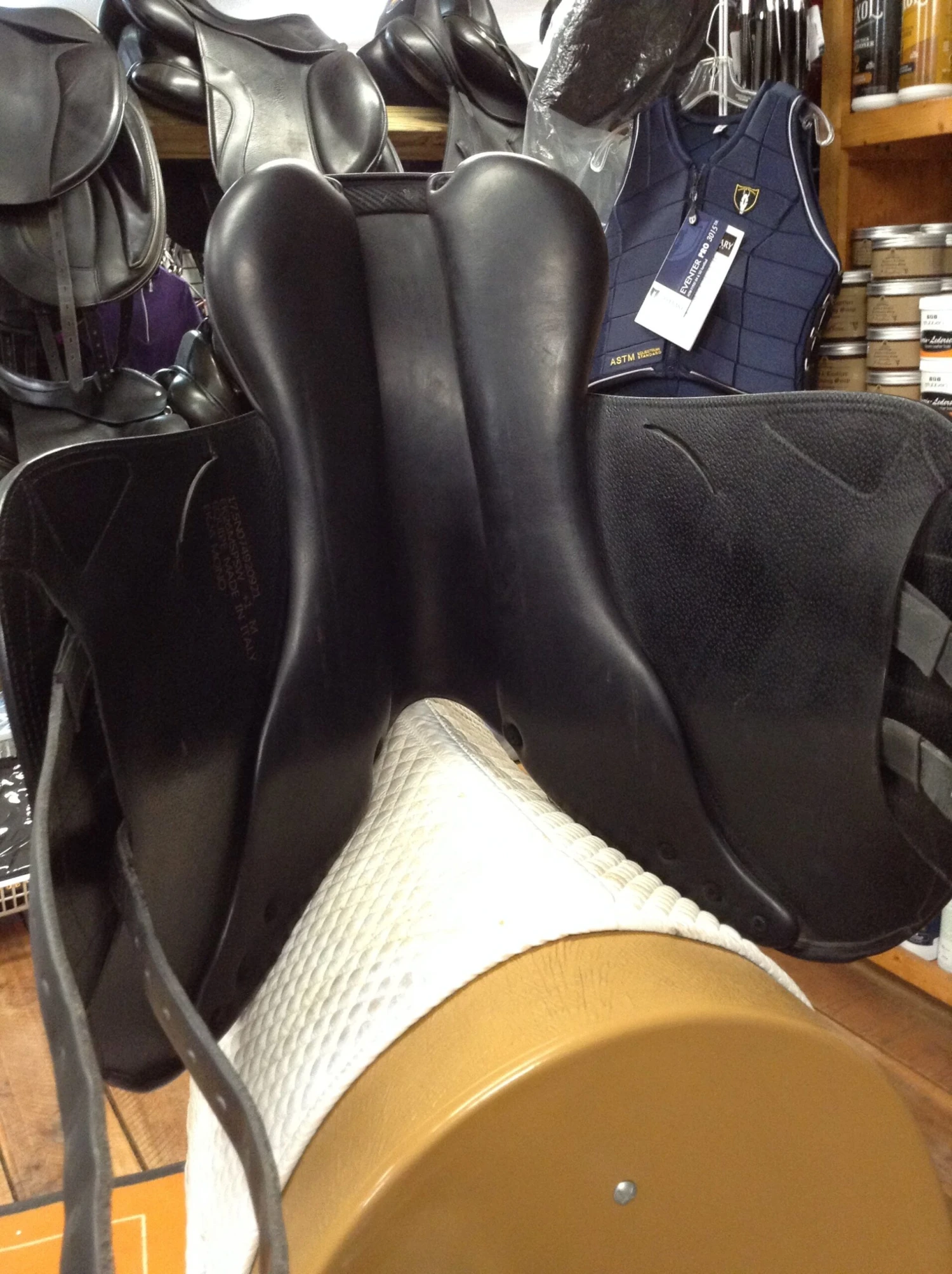 Equipe EK-26 Monoflap Jump Saddle- 17.5" - Image 7