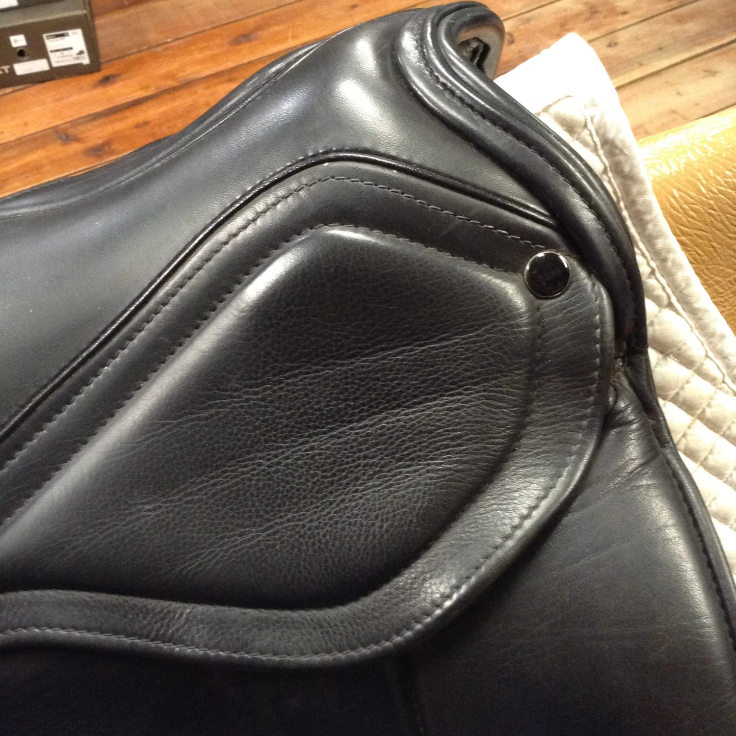 George Gullikson Dressage Saddle - 17.5" - Image 10