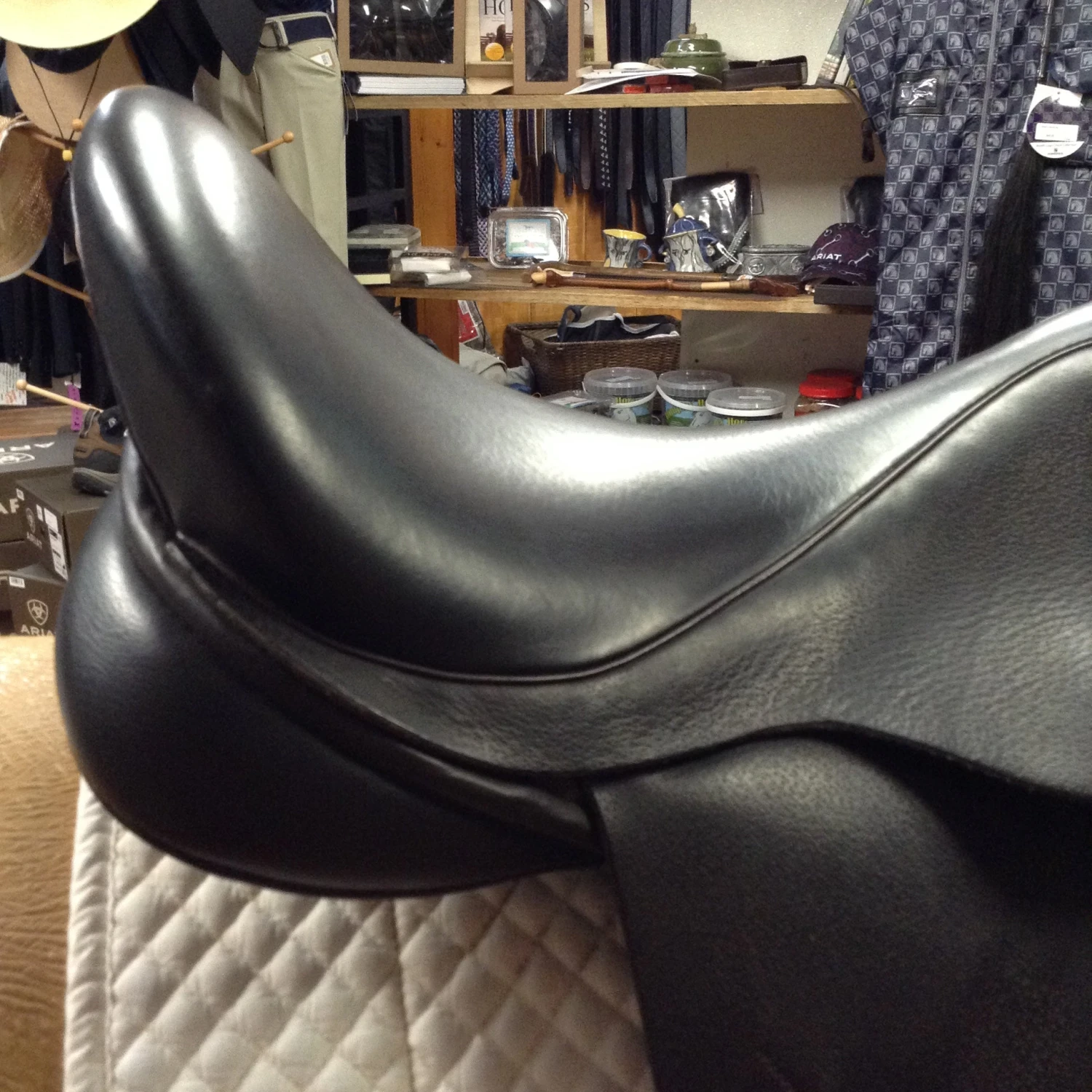 Black Country Eloquence Dressage Saddle - 17.5" - Image 11