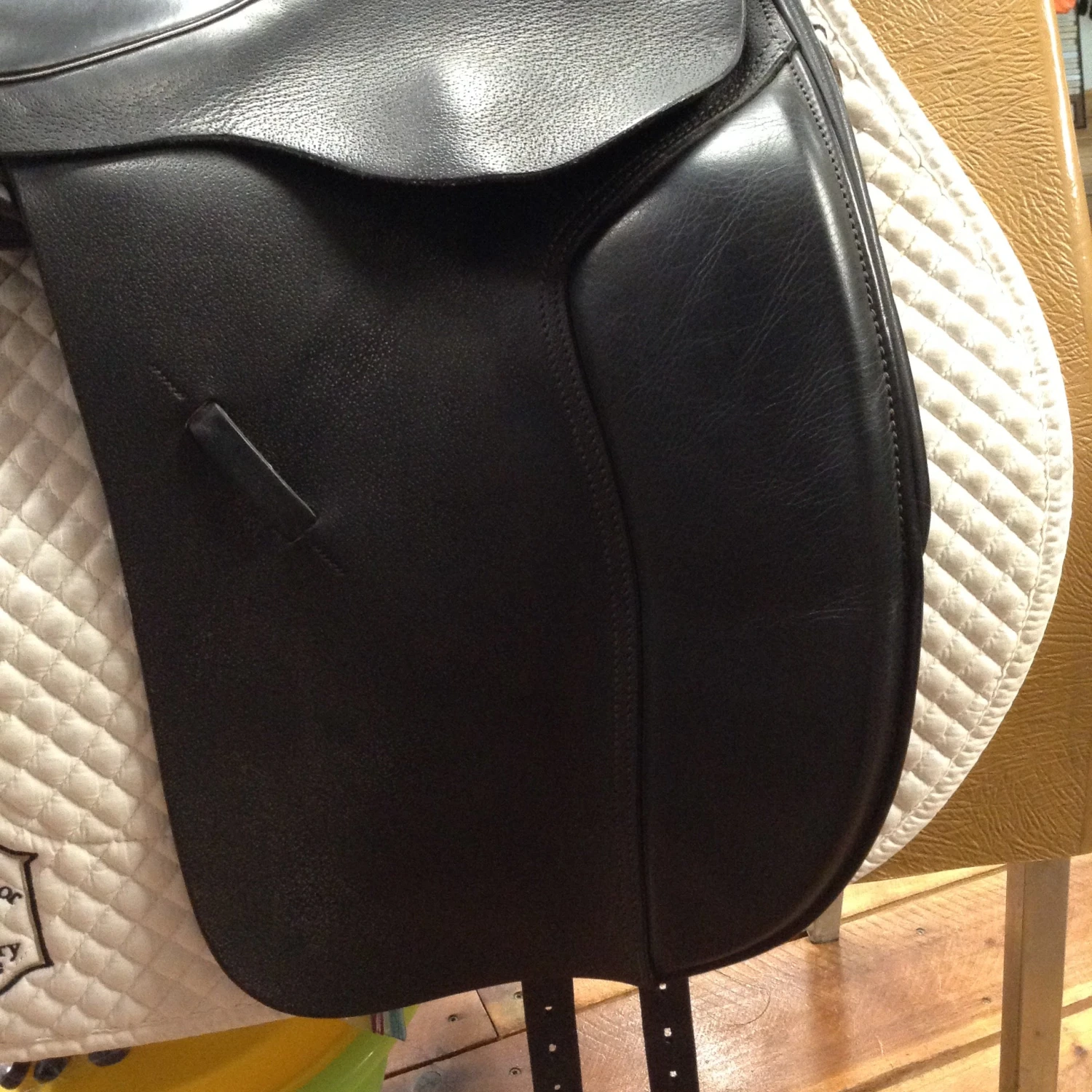 Black Country Eloquence Dressage Saddle - 17.5" - Image 12