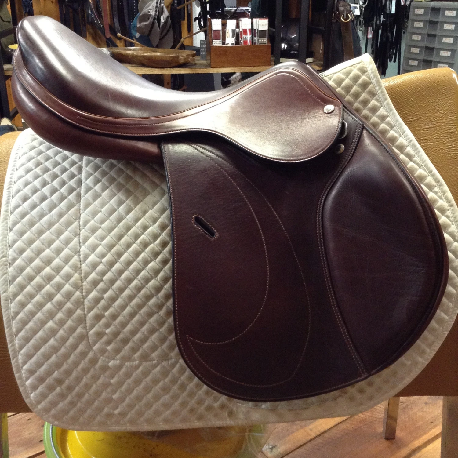 Equipe Expression Jump Saddle - 17.5" - Image 9