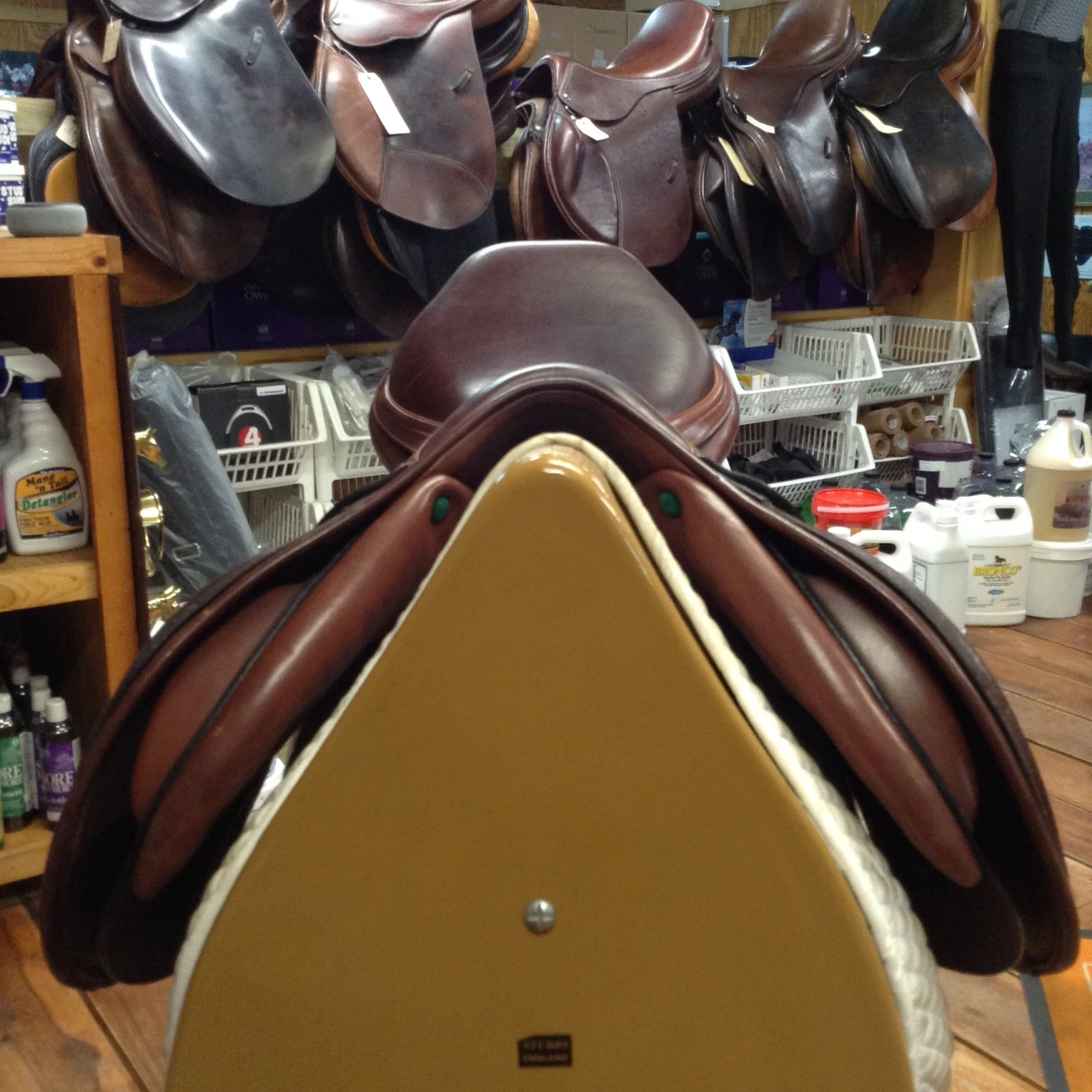 Equipe Expression Jump Saddle - 17.5" - Image 8